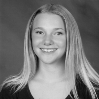 Adrianna headshot